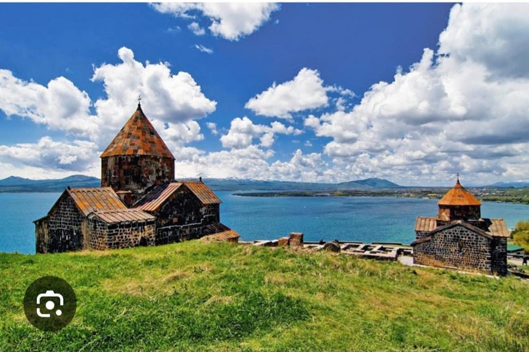 Sevan Em & Yu Exteriör bild